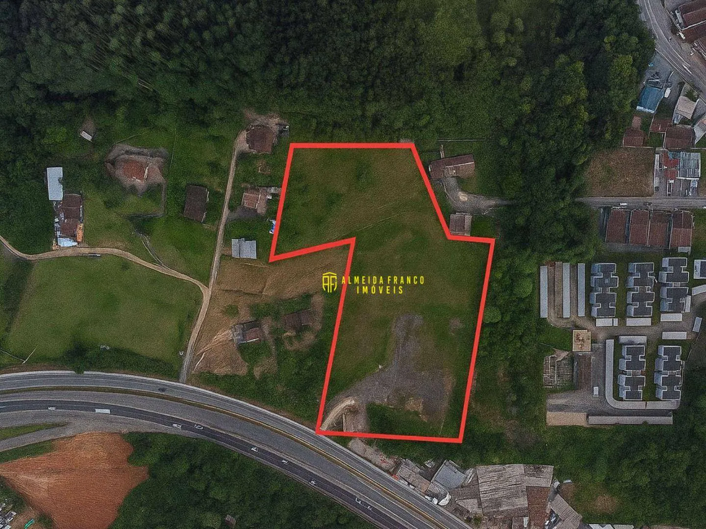 Terreno à venda, 20000 m as margens da BR 470! - foto 1