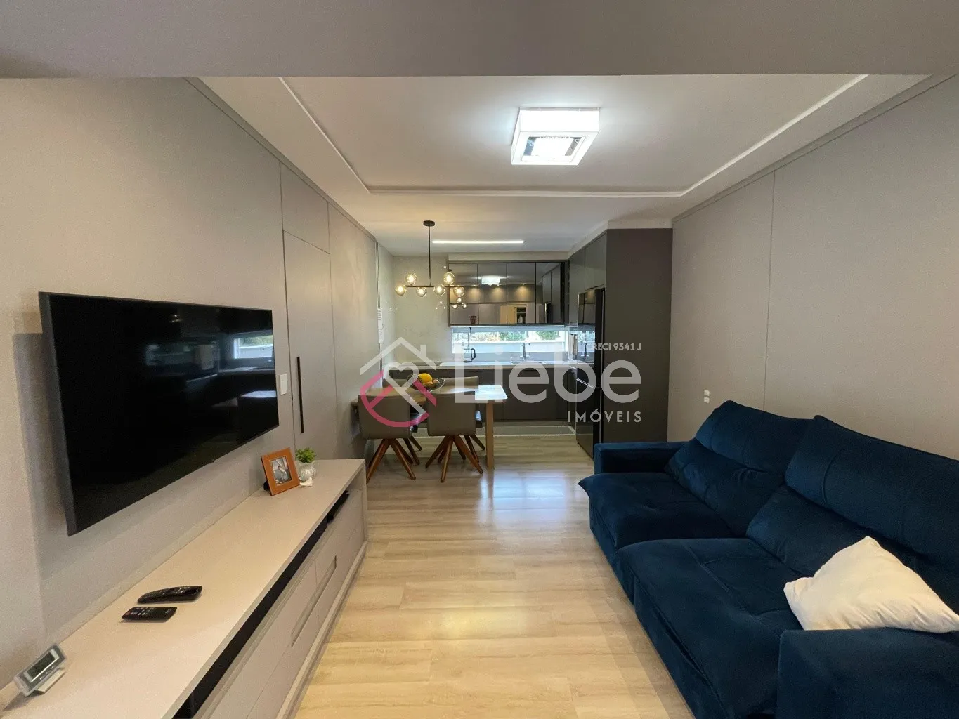 Bom gosto em cada detalhe nesta CASA TODA MOBILADA próximo do centro da Cidade de Pomerode com 156,92m de área construída num terreno de 450,41m. — foto 6