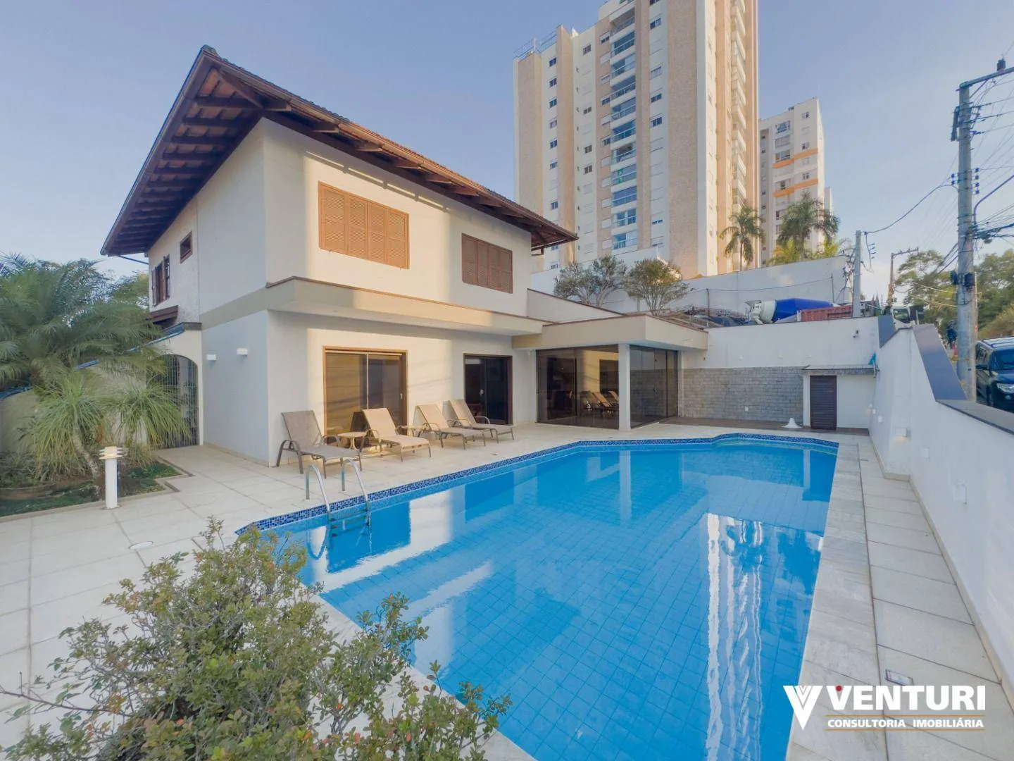 Casa com 4 dormitórios, sendo 1 suíte para alugar, 420 m por R$ 12.181/mês - Itoupava Seca - Blumenau/SC - foto 1