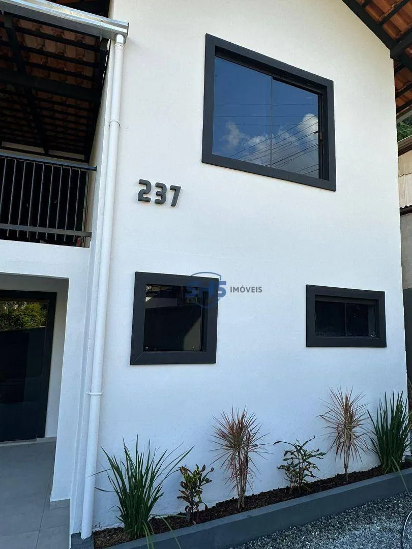 Grande casa de 5 dormitórios à venda, 400 m por R$ 750.000 - Água Verde - Blumenau/SC — foto 2