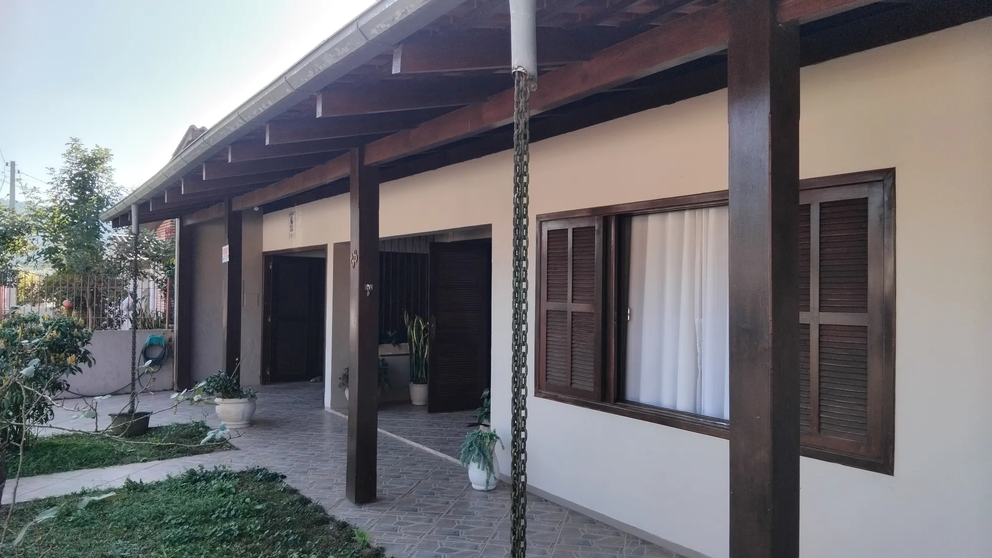 Casa 4 dormitório mais edícula com 2 salas com banheiro. Imóvel residencial com potencial comercial; Escritório, clínica, Casa Repouso, etc. - foto 1
