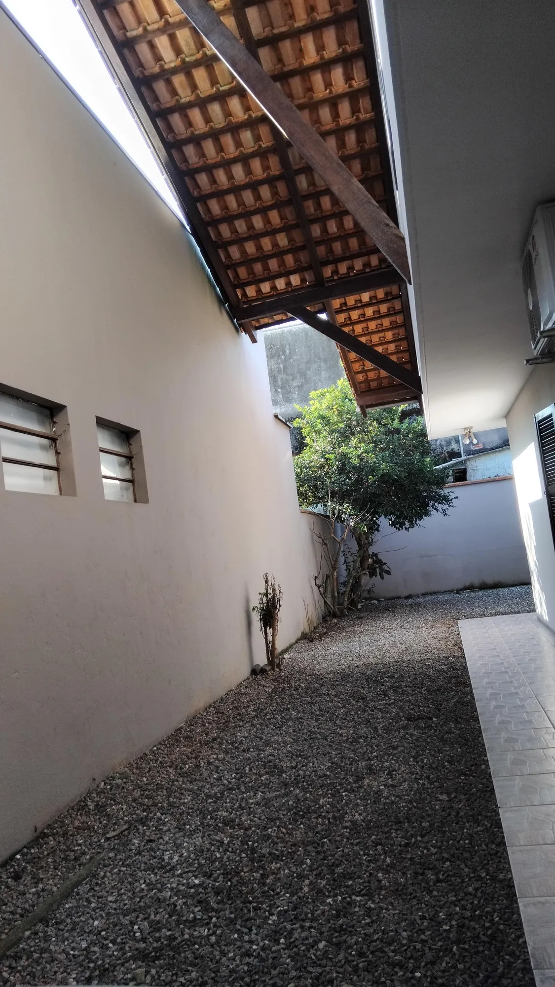 Casa 4 dormitório mais edícula com 2 salas com banheiro. Imóvel residencial com potencial comercial; Escritório, clínica, Casa Repouso, etc. — foto 5