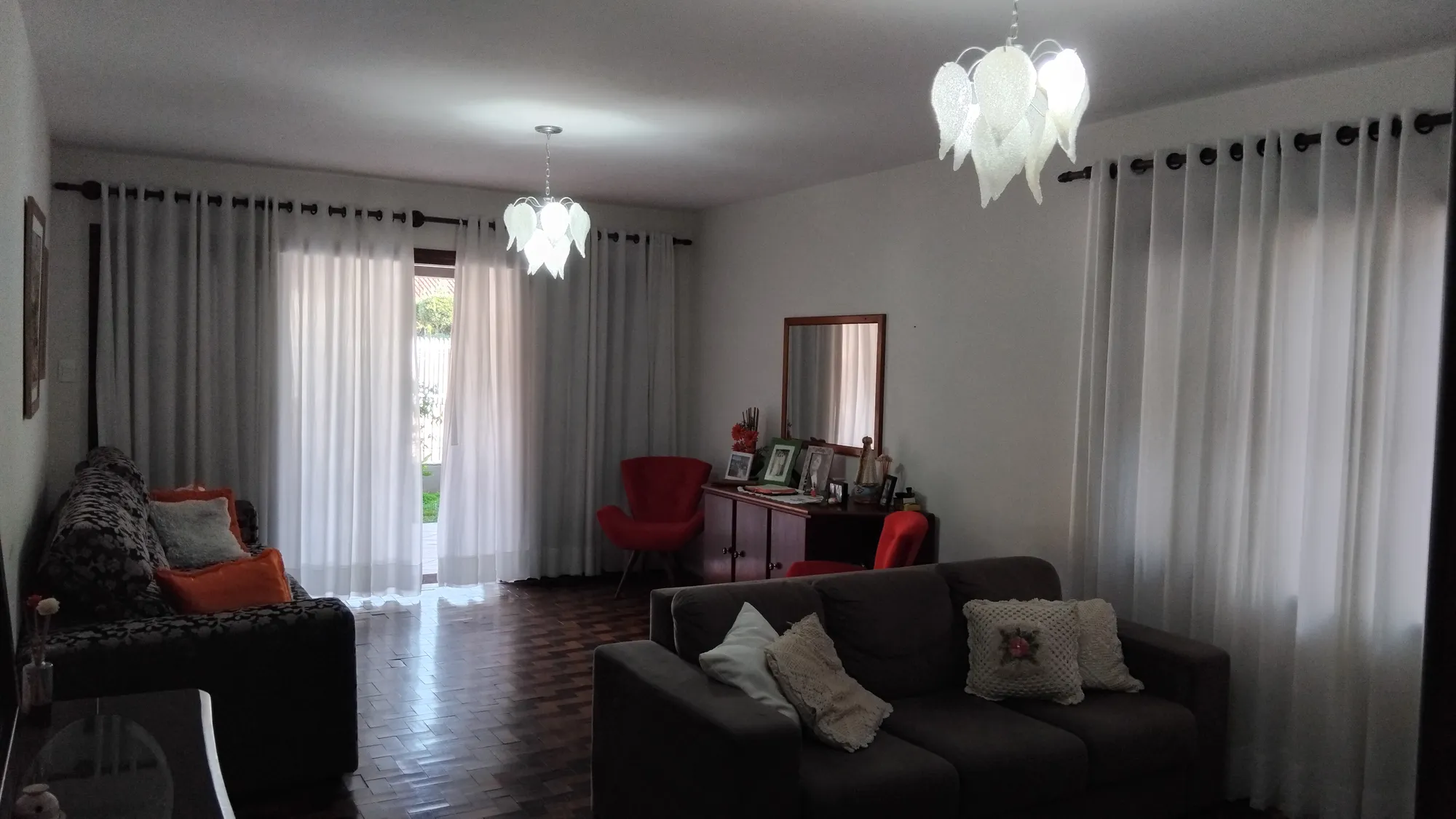 Casa 4 dormitório mais edícula com 2 salas com banheiro. Imóvel residencial com potencial comercial; Escritório, clínica, Casa Repouso, etc. — foto 7