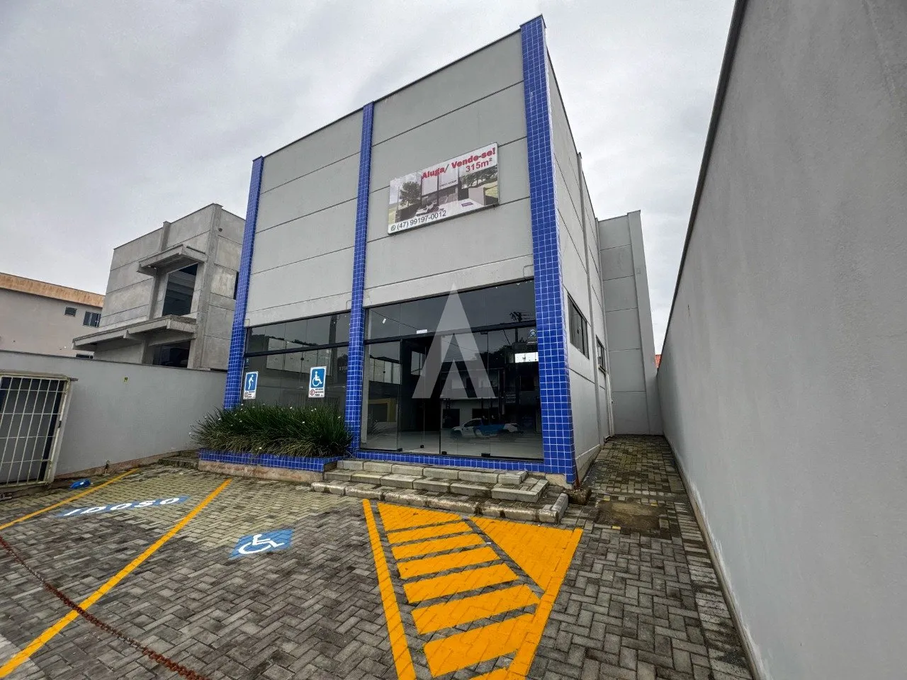 Galpão à venda no bairro Petrópolis em Joinville-SC por R$ 1.340.000,00 - foto 1