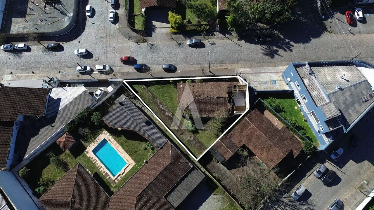 Terreno à venda, 1 vaga, 546m² no Anita Garibaldi, Joinville - foto 1