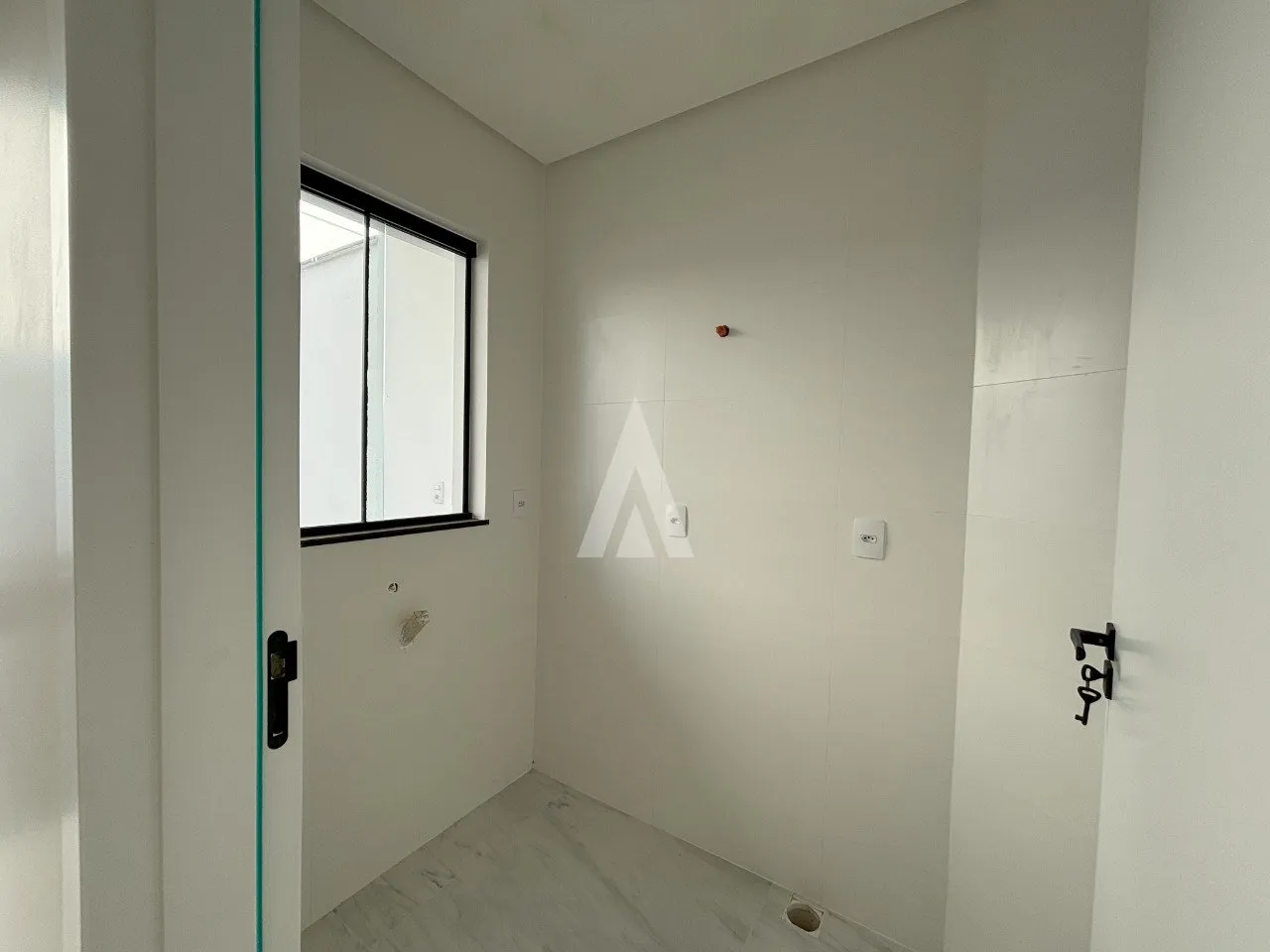 Sobrado geminado com 1 suíte mais 2 quartos à venda no bairro Boa Vista em Joinville - SC de R$ 620.000,00 por R$ 590.000,00 — foto 4