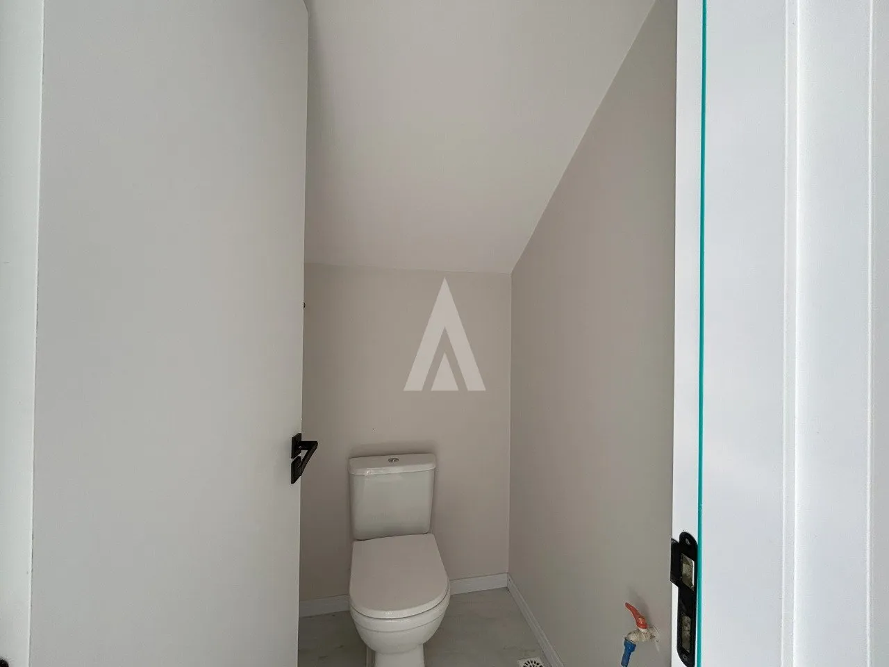 Sobrado geminado com 1 suíte mais 2 quartos à venda no bairro Boa Vista em Joinville - SC de R$ 620.000,00 por R$ 590.000,00 — foto 5