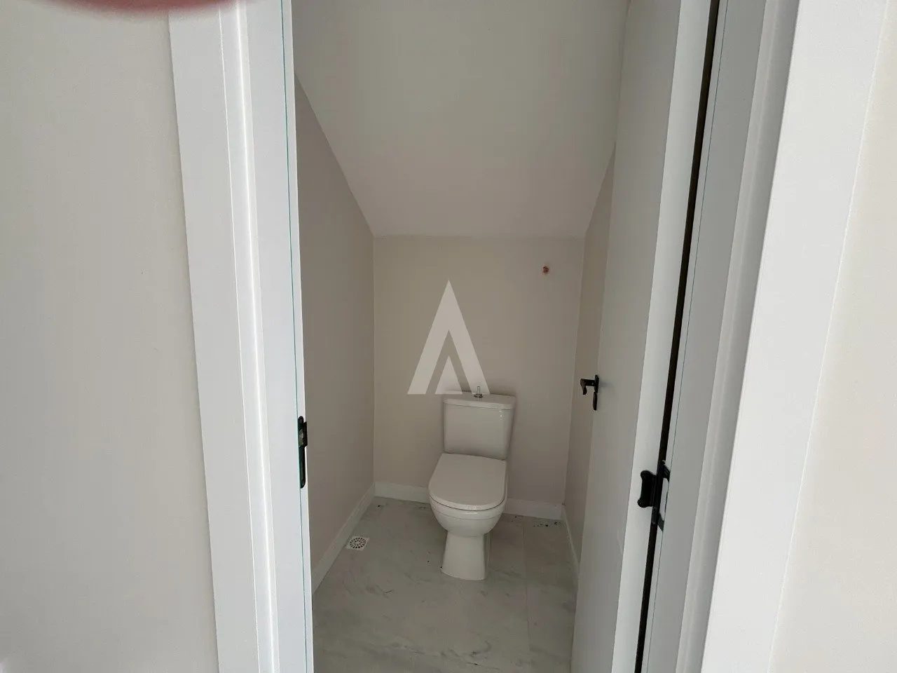 Sobrado geminado com 1 suíte mais 2 quartos à venda no bairro Boa Vista em Joinville - SC de R$ 620.000,00 por R$ 590.000,00 — foto 6