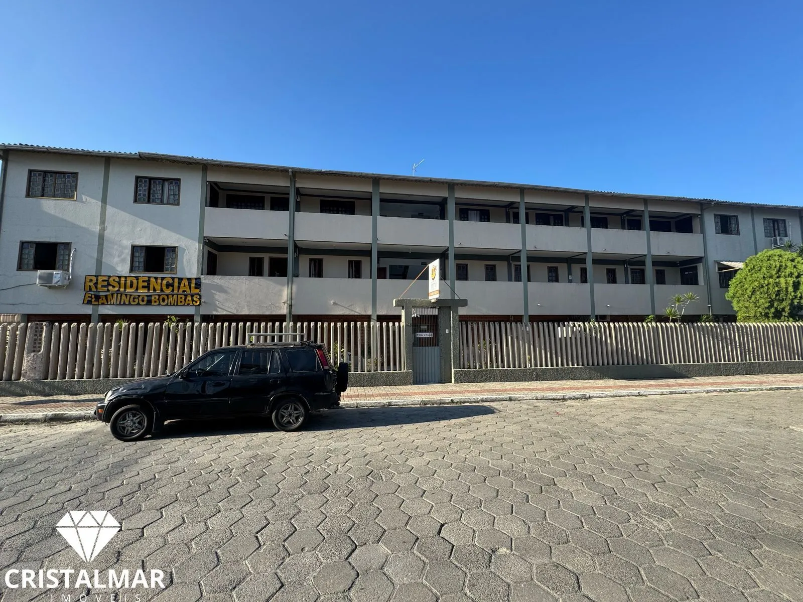 RESIDENCIAL EM BOMBAS A 500 METROS DO MAR COM 18 APARTAMENTOS — foto 3