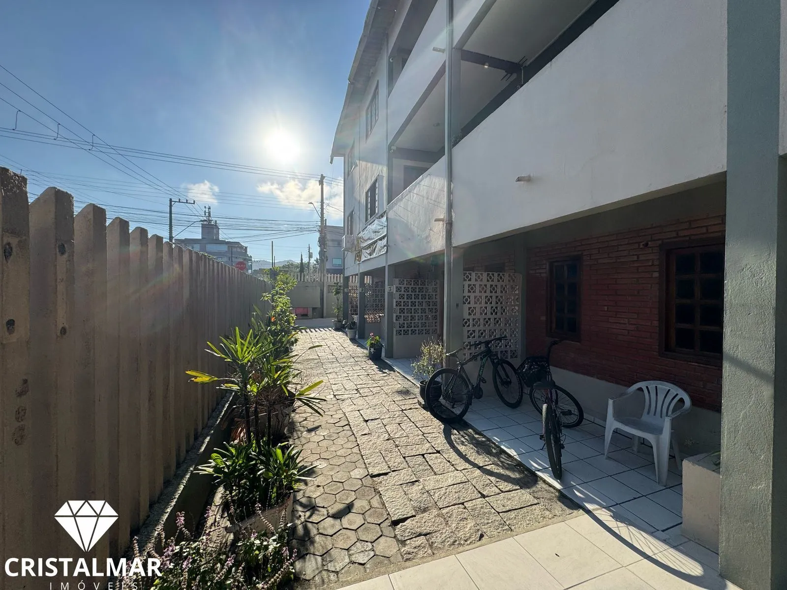 RESIDENCIAL EM BOMBAS A 500 METROS DO MAR COM 18 APARTAMENTOS — foto 6