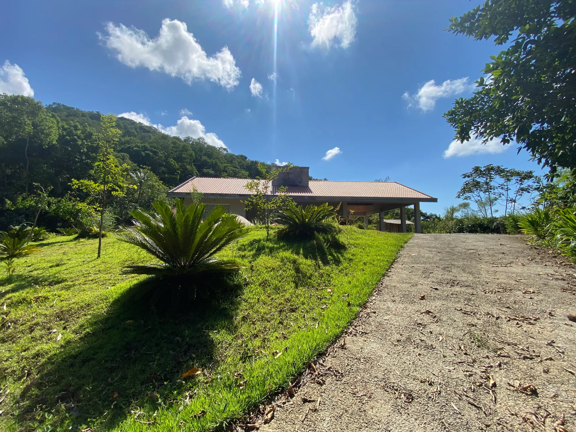 Sítio com casa em excelente localização — foto 3