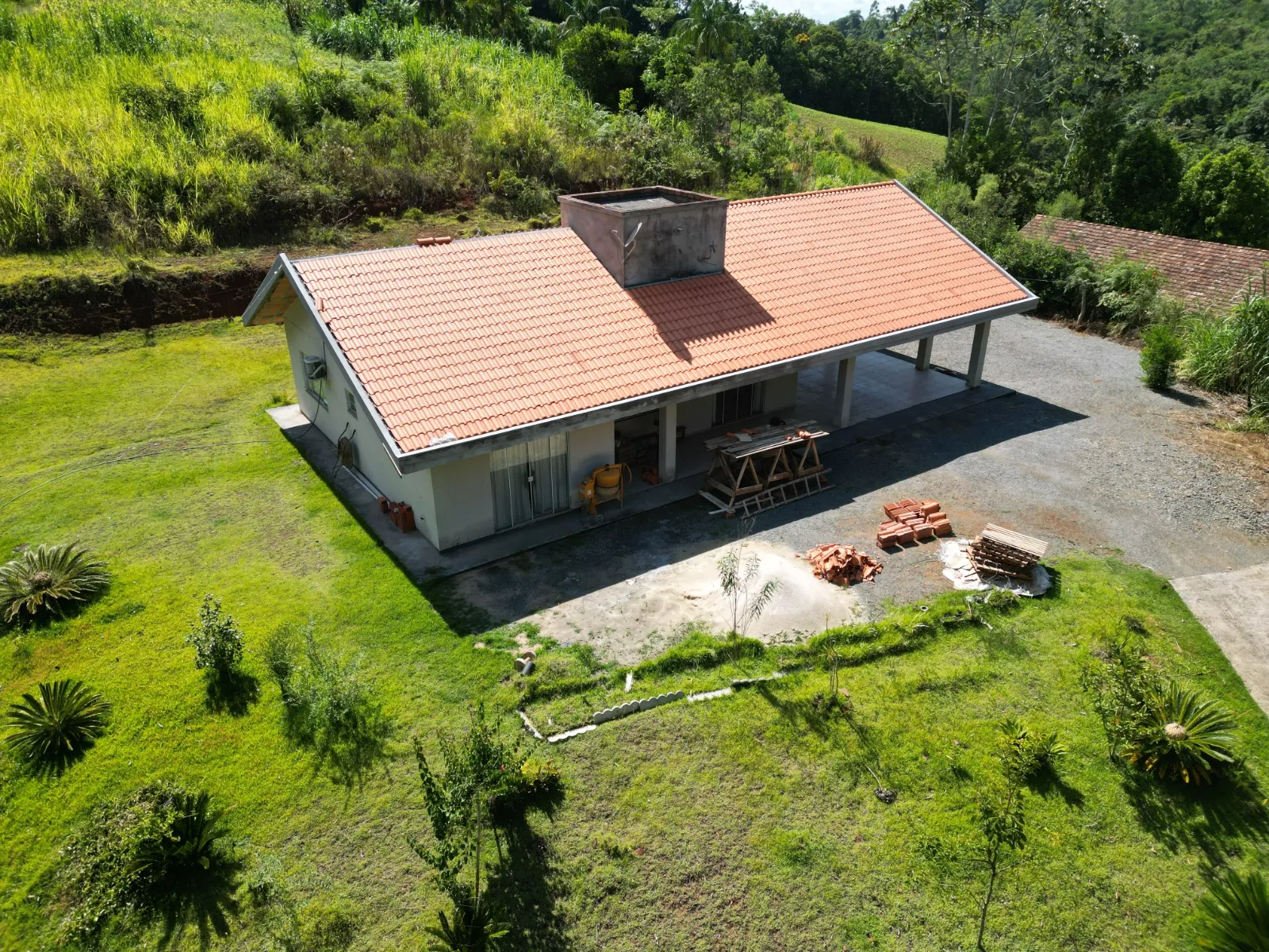 Sítio com casa em excelente localização - foto 1