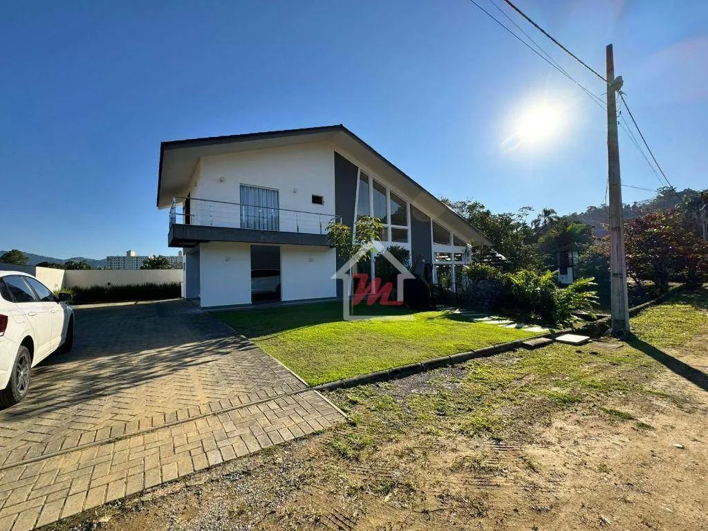 Casa com 3 dormitórios para alugar, 300 m por R$ 11.260,00/mês - Badenfurt - Blumenau/SC - foto 1