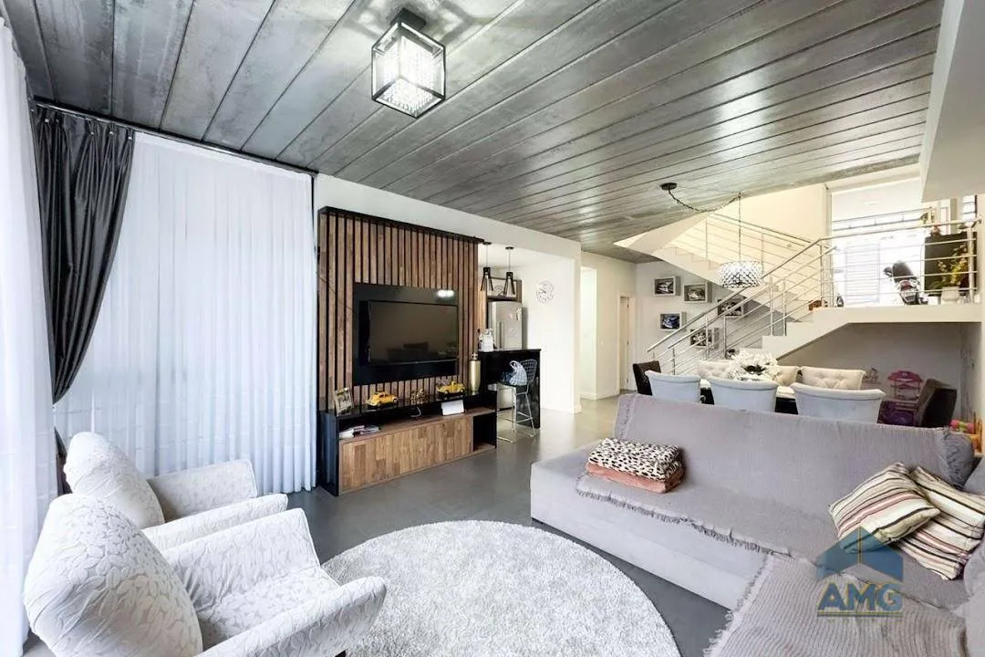 Casa com 3 dormitórios à venda, 240 m por R$ 1.050.000,00 - Água Verde - Blumenau/SC - foto 1