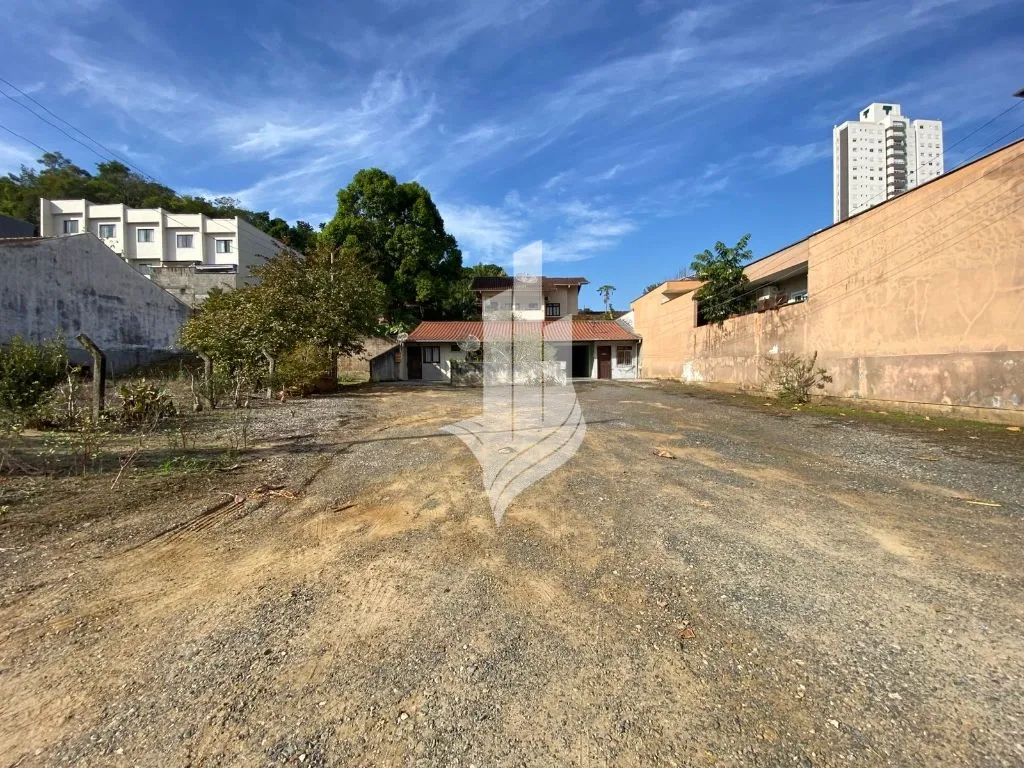 Amplo terreno para investimento na Escola agricola - foto 1
