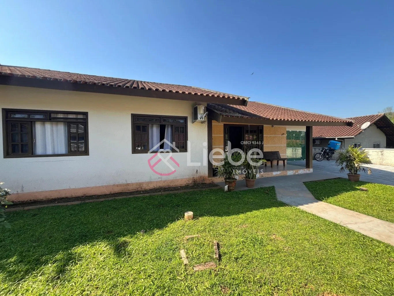 Linda casa em Testo Rega na cidade de Pomerode com 180,00m de área construída num terreno de 418,00m. — foto 3