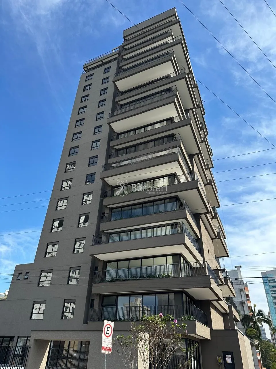 Cobertura com 03 suítes, 4 vagas e 350,00m privativos - Victor Konder, Blumenau/SC - foto 1