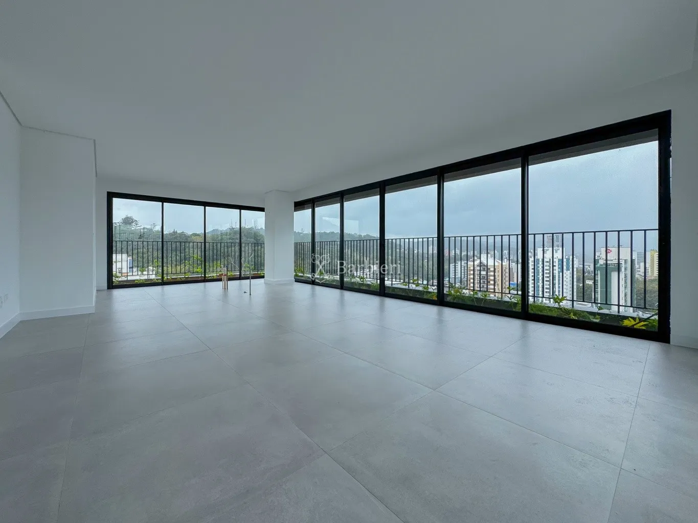 Cobertura com 03 suítes, 4 vagas e 350,00m privativos - Victor Konder, Blumenau/SC — foto 2