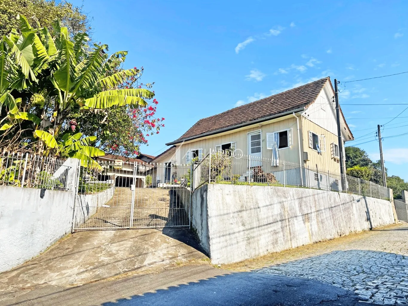 Casa à venda com 2 quartos, 1 vaga, 616m² no Velha, Blumenau - foto 1
