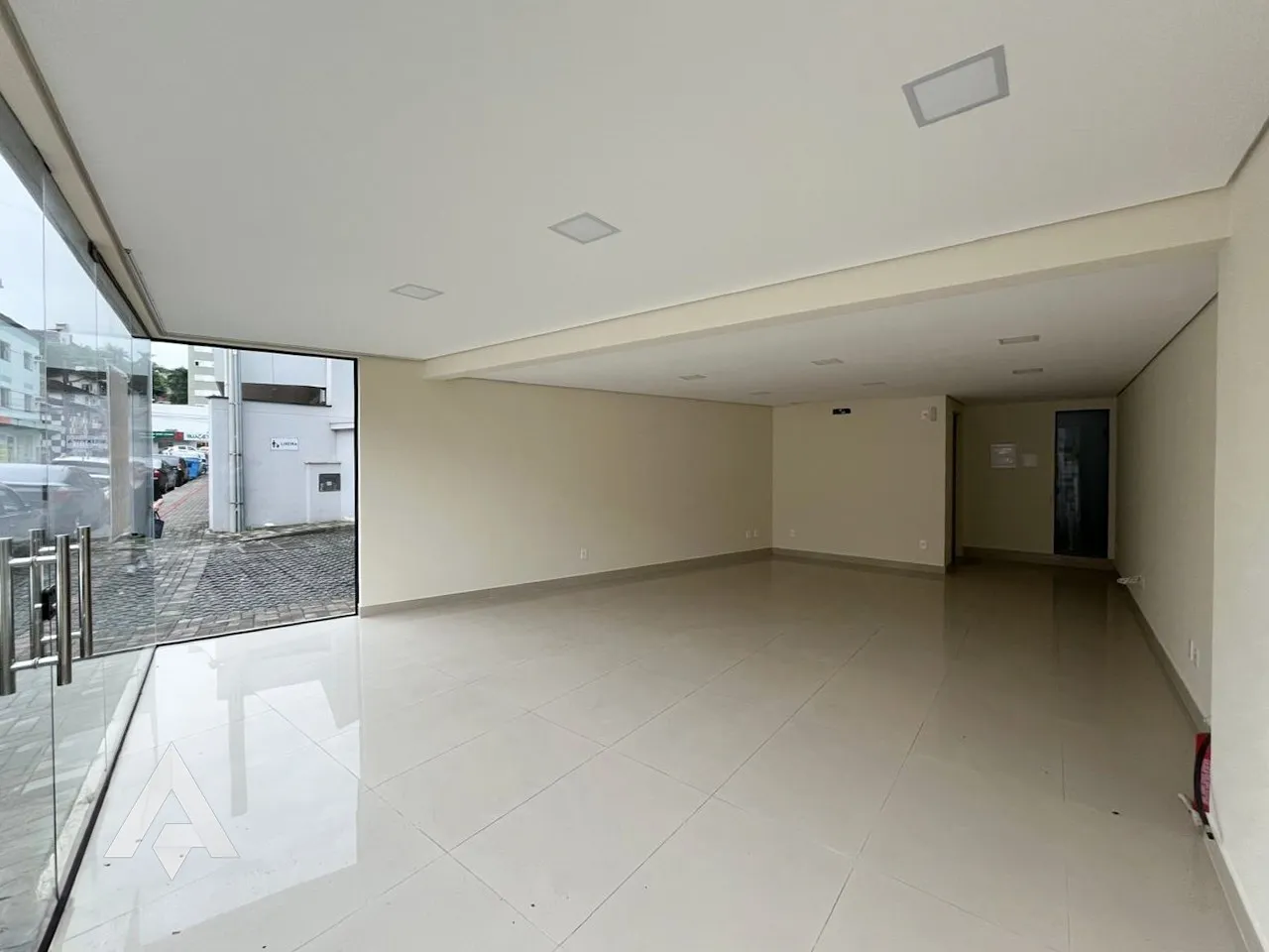 Loja térrea com 21,57m para locação - Bairro Vila Nova - Blumenau/SC - foto 1