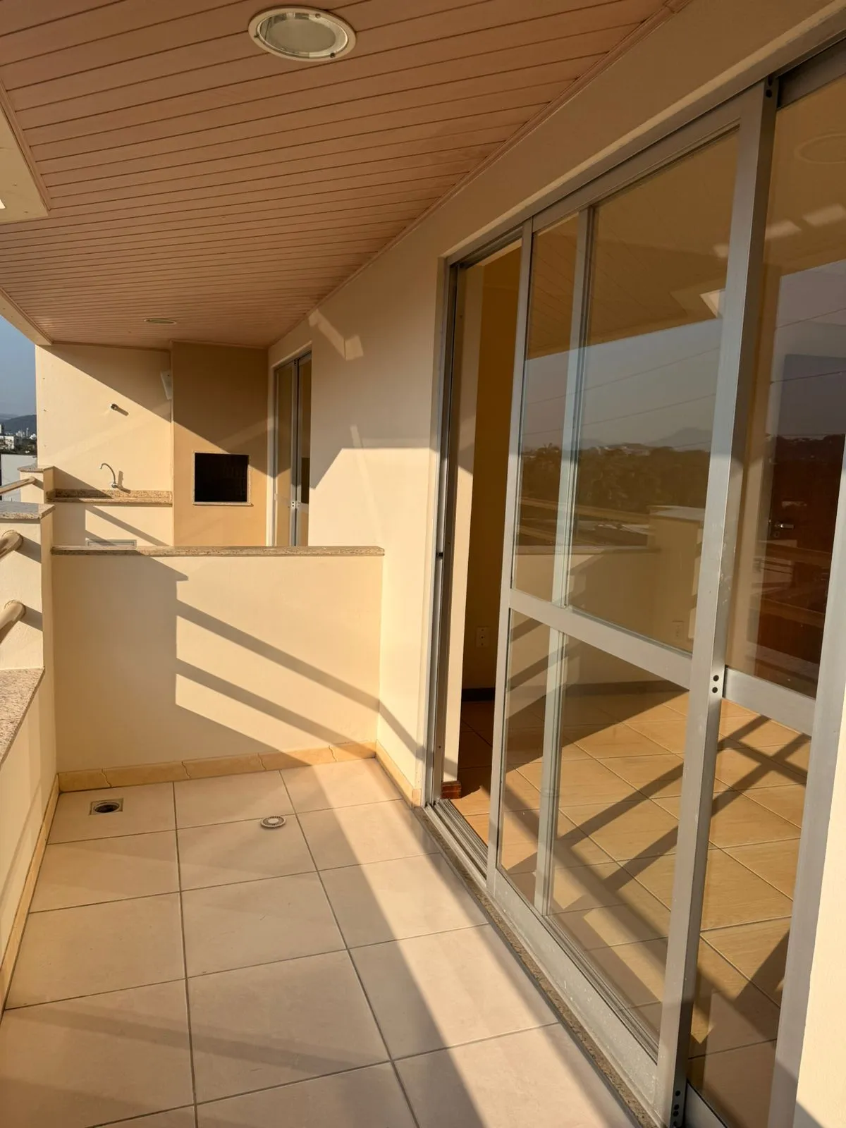 Amplo apartamento com 02 quartos em Blumenau - Bairro Itoupava Norte — foto 4