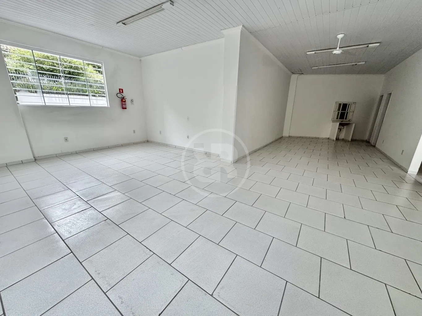 Casa Comercial com 156m em Esquina de Alta Visibilidade, para Alugar no bairro Bom Retiro em Blumenau/SC — foto 2