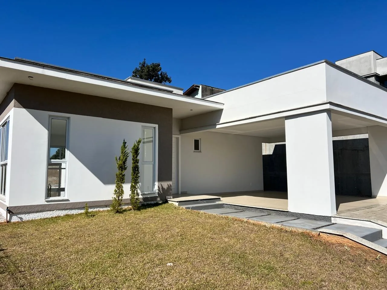 Casa Alto Padrão - 3 quartos - Bairro Margem Esquerda. - foto 1