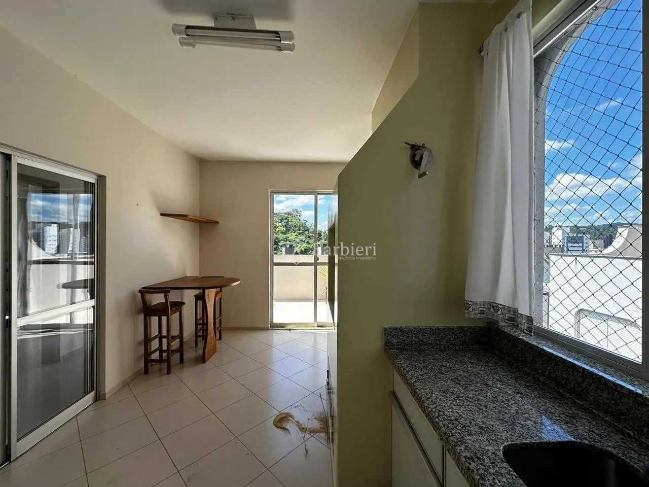 Apartamento com 3 quartos sendo 2 suítes e 2 vagas de garagem no bairro Victor Konder em Blumenau/SC — foto 6