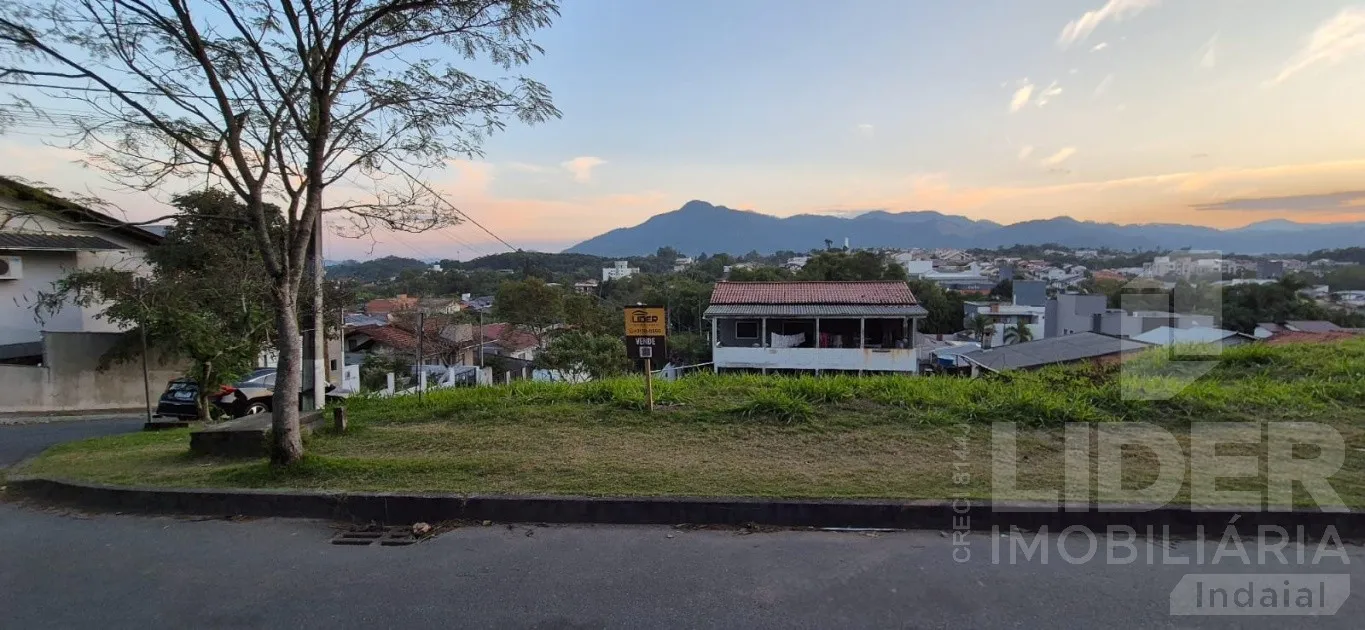 Terreno de esquina com 570,00m no Loteamento Nova Indaial no João Paulo II - foto 1