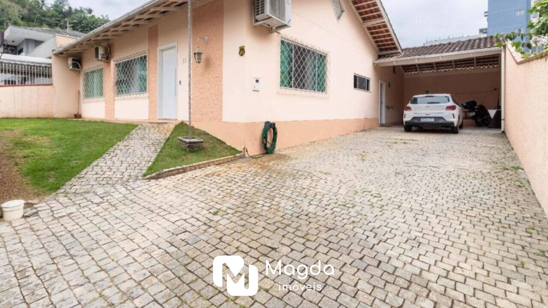 Casa à venda no bairro Centro - Blumenau/SC - foto 1
