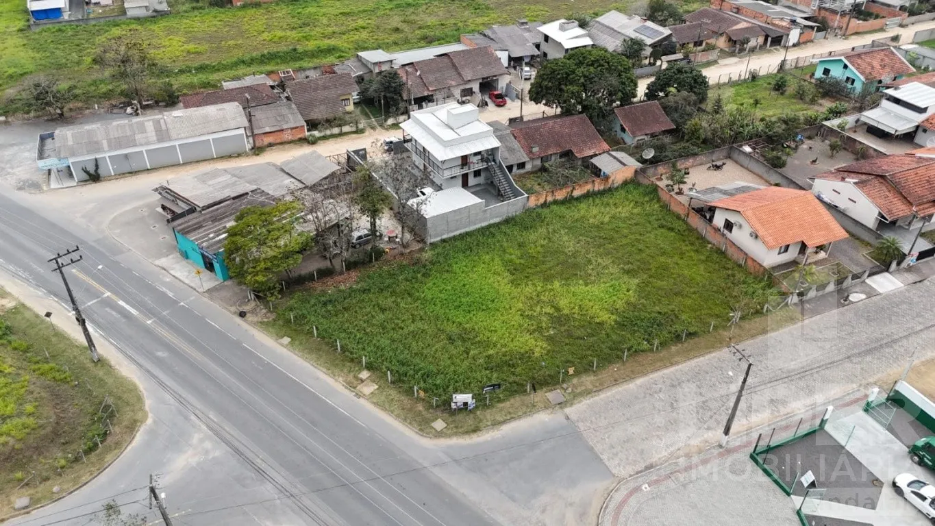 Terreno de esquina com 958,08m a venda no Loteamento Palmeira Indaiá I - Warnow - foto 1