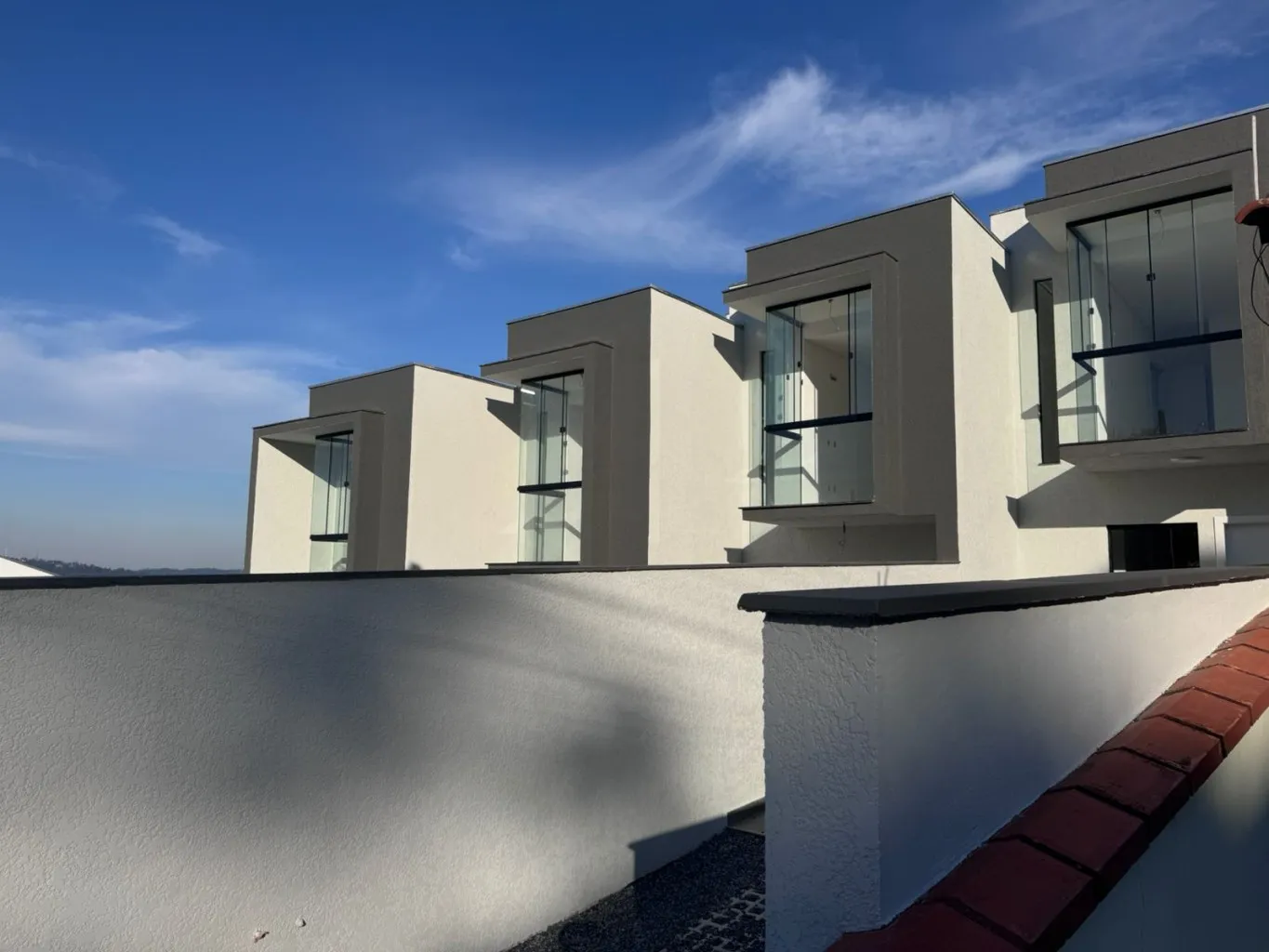 Sobrado Triplex, localizado no bairro Escola Agrícola, — foto 2