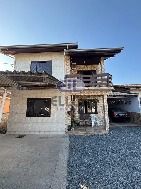 Sobrado no Bairro Parque Guarani Joinville - foto 1