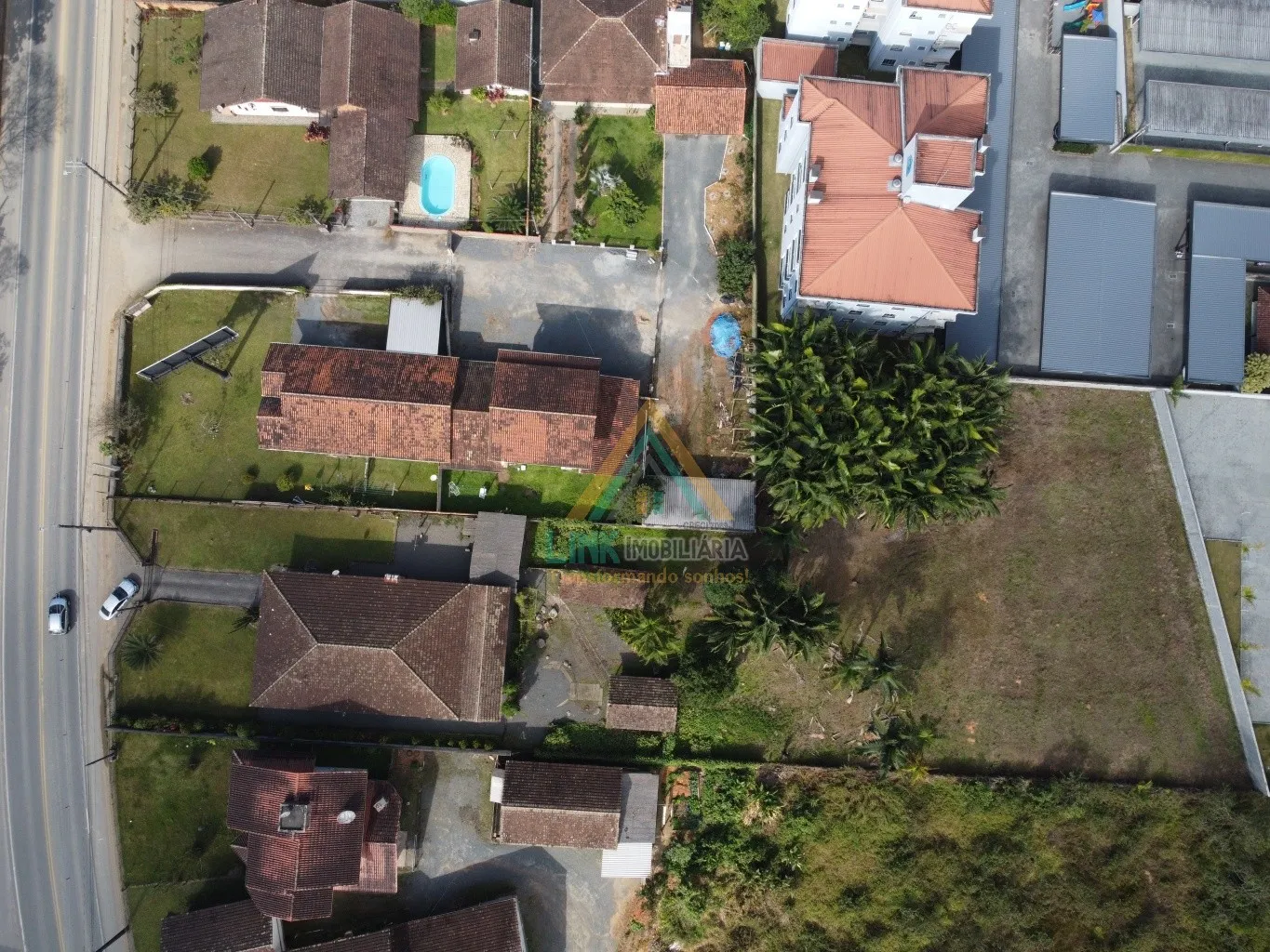 Casa de Alvenaria com 240,90m, no centro da cidade de Pomerode, Edificada num Terreno de 3.310,51m, — foto 2