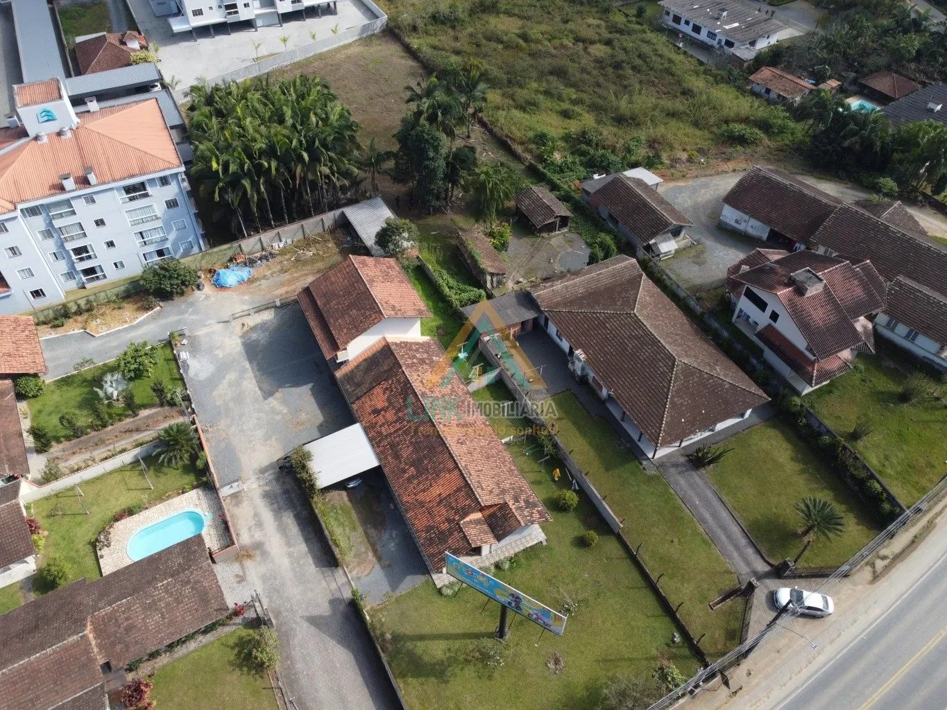 Casa de Alvenaria com 240,90m, no centro da cidade de Pomerode, Edificada num Terreno de 3.310,51m, — foto 4