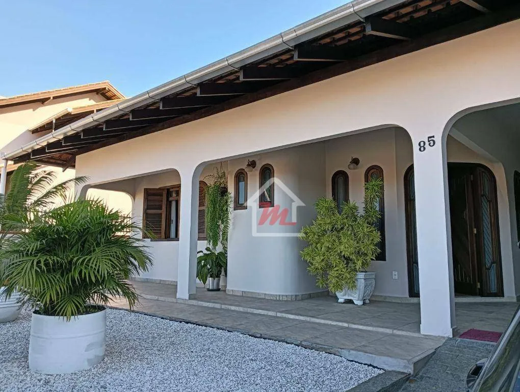 Casa com 4 dormitórios para alugar, 223 m por R$ 5.000,00/mês - Água Verde - Blumenau/SC - foto 1