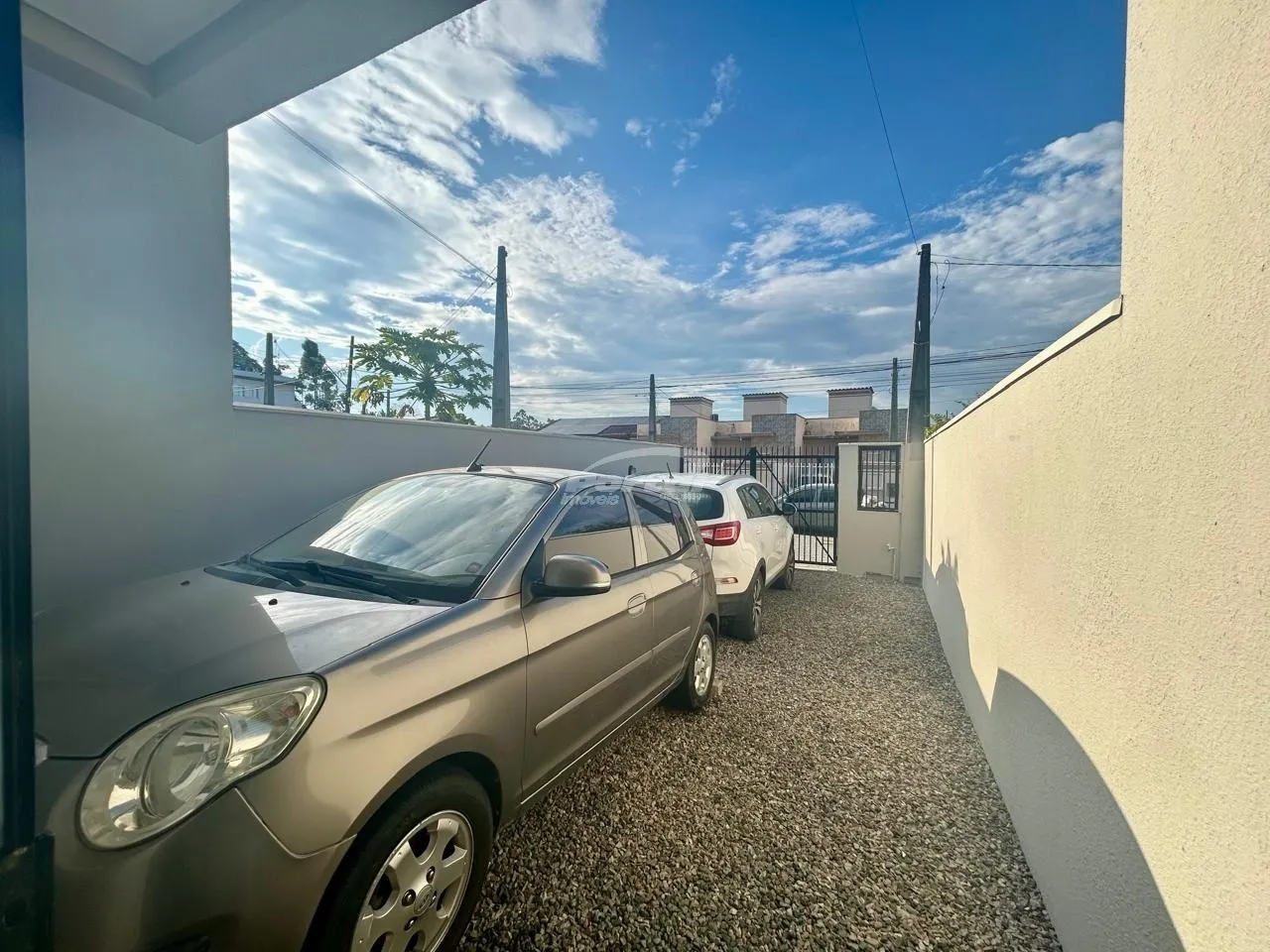 Sobrado com 2 quartos, sendo 1 suíte, localizado no bairro Itacolomi, em Balneário Piçarras. — foto 3