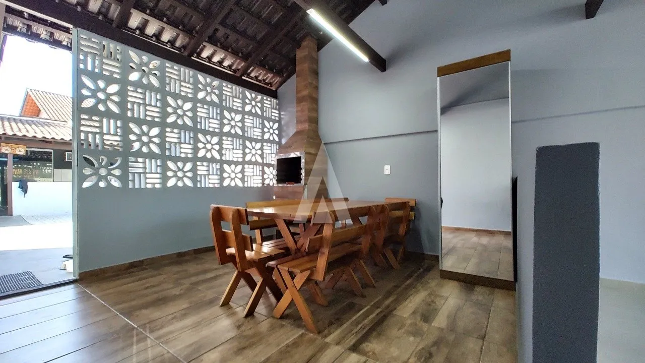 Casa com 2 quartos e edícula nos fundos à venda no bairro Santo Antônio em Joinville - SC por R$ 795.000,00. — foto 5