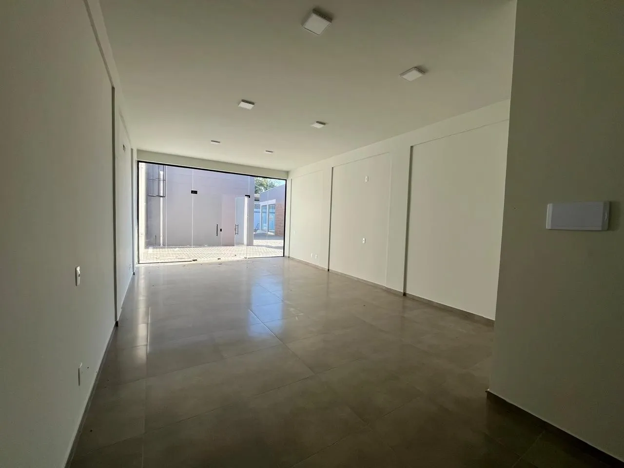 Sala comercial Bairro Carijós - Fácil acesso a BR-470 - 2Km do Centro de Indaial — foto 2