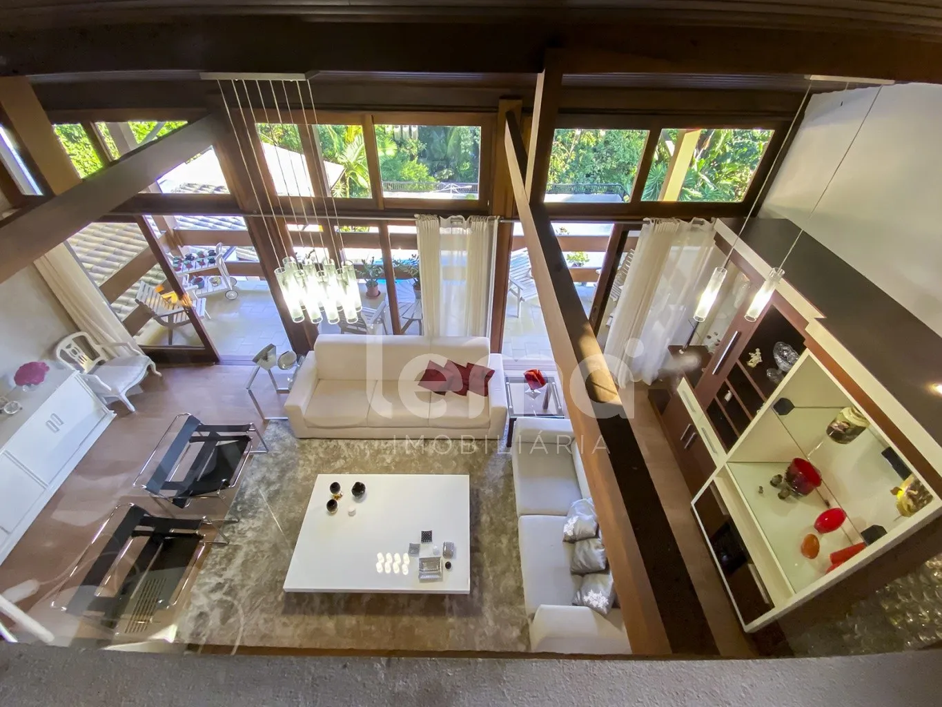 Casa com piscina, 3 dormitórios, sendo 1 suíte e 2 Demi-Suítes, totalmente mobiliada - Garcia - Blumenau/SC — foto 4
