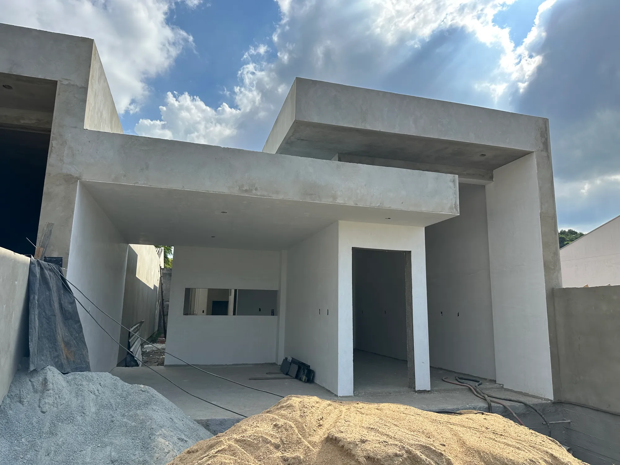 Casa térrea com 3 quartos no bairro Àgua Verde - foto 1