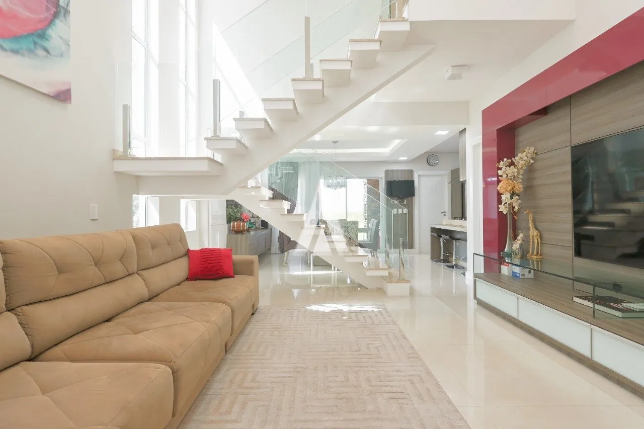 Linda casa com 1 suíte mais 1 demi-suíte (2 quartos) à venda no bairro Bom Retiro em Joinville - SC por R$ 1.490.000,00 — foto 3