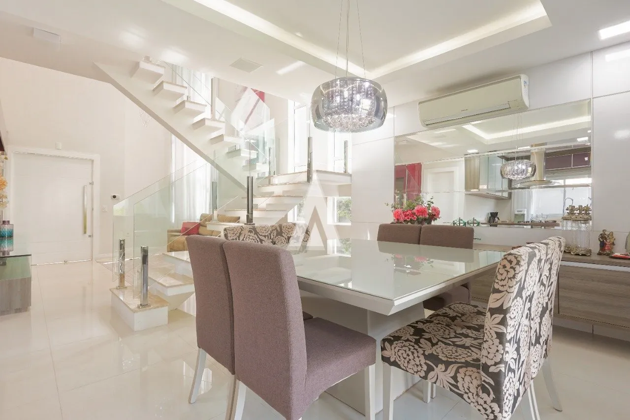 Linda casa com 1 suíte mais 1 demi-suíte (2 quartos) à venda no bairro Bom Retiro em Joinville - SC por R$ 1.490.000,00 — foto 5
