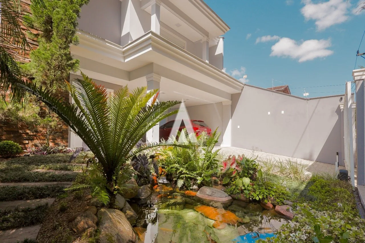Linda casa com 1 suíte mais 1 demi-suíte (2 quartos) à venda no bairro Bom Retiro em Joinville - SC por R$ 1.490.000,00 - foto 1