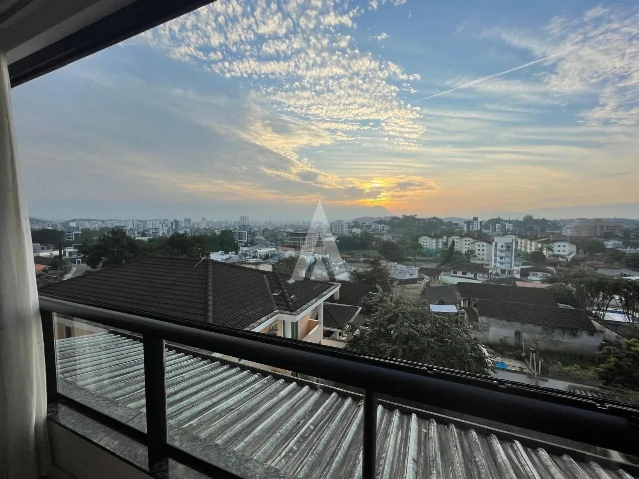 Apartamento com 3 suítes à venda no bairro Saguaçu em Joinville - SC por R$ 1.150.000,00. — foto 2