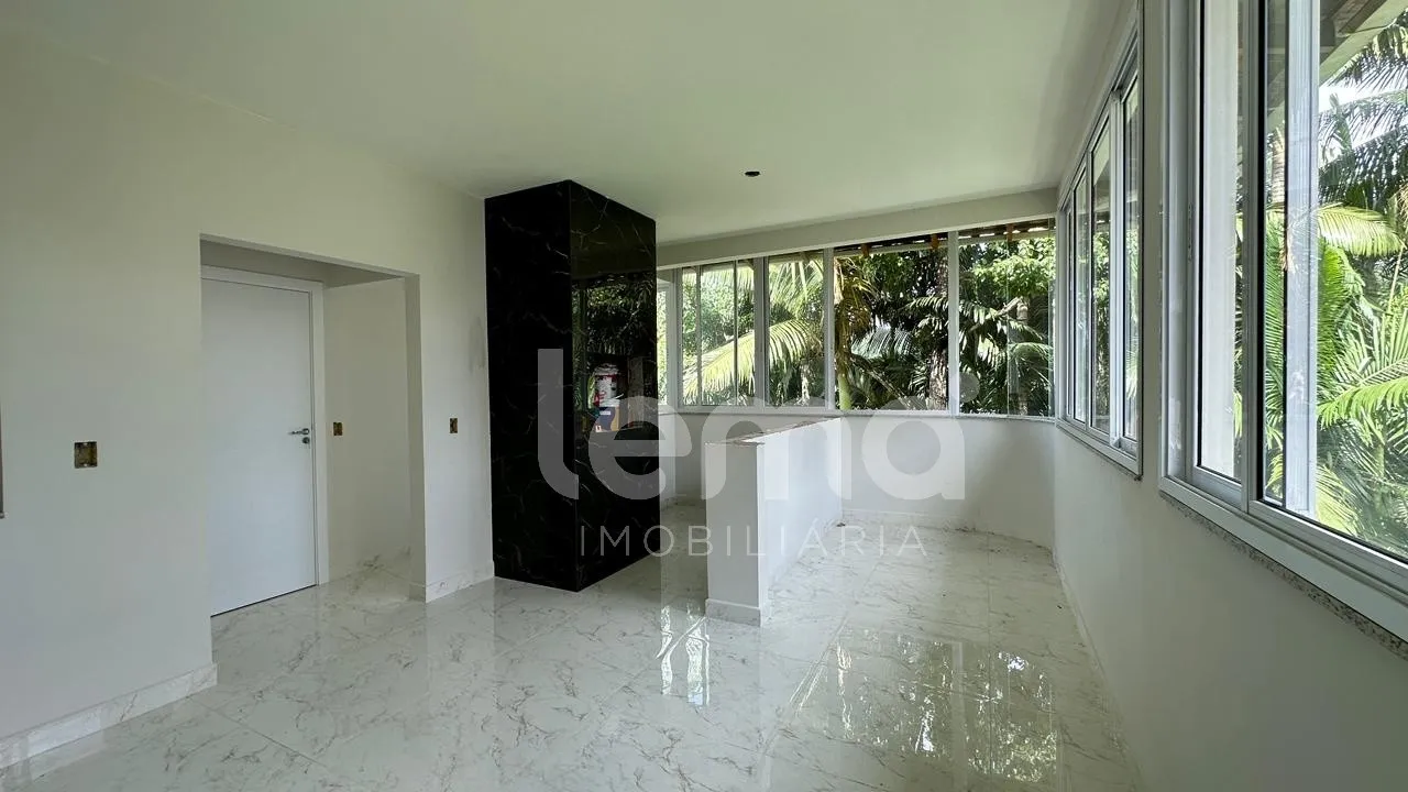 Casa com 3 suítes no bairro Tribess em Blumenau. — foto 2