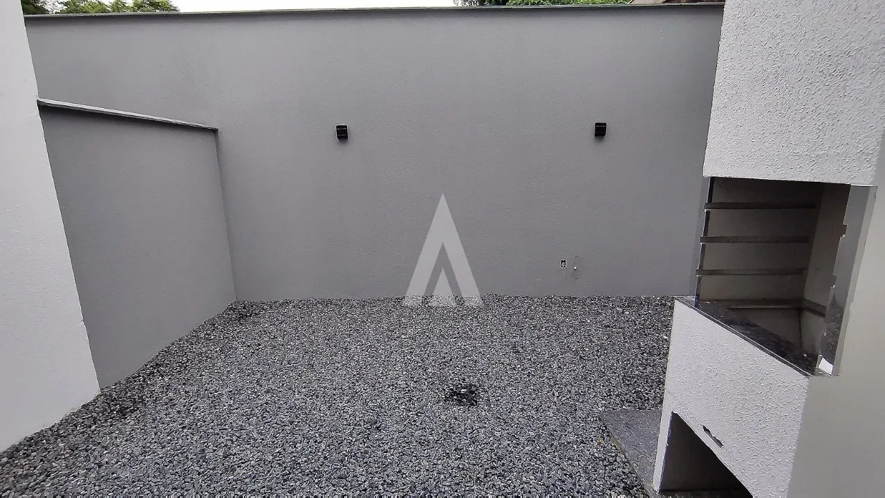 Sobrado geminado em alto padrão com 2 suítes à venda no bairro São Marcos em Joinville-SC de R$ 895.000,00. Por R$801.000,00 — foto 3