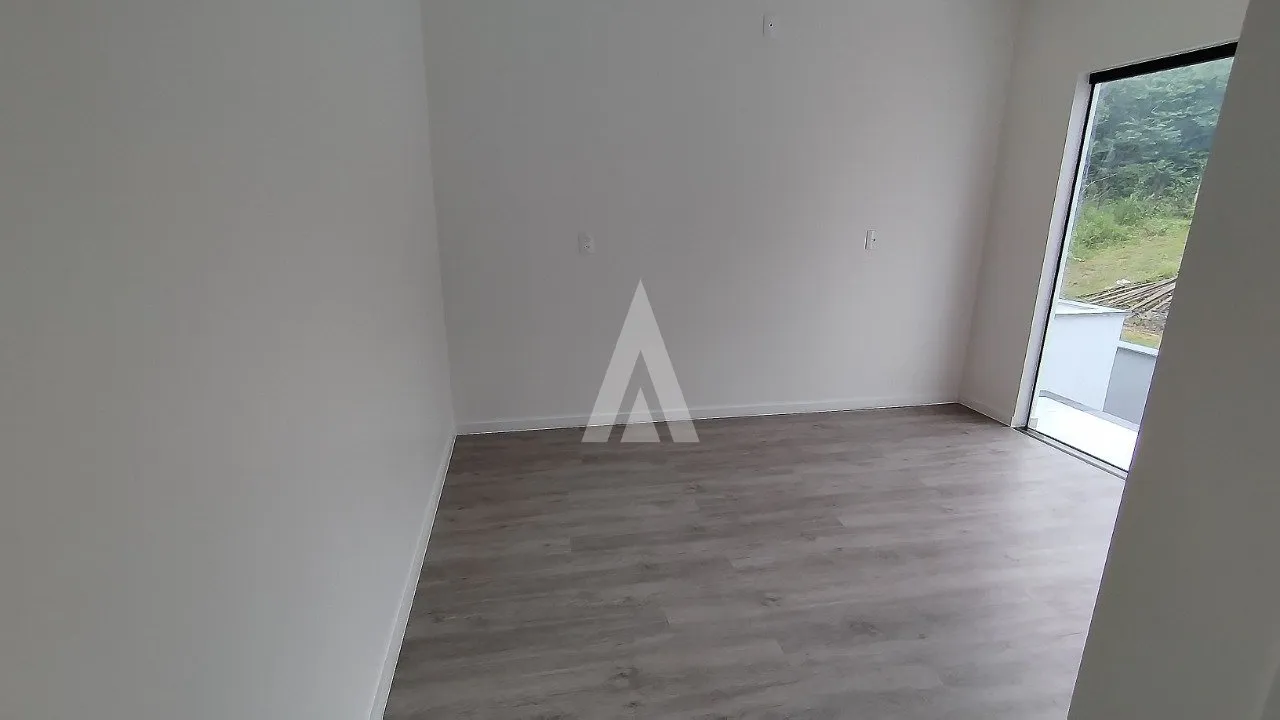 Sobrado geminado em alto padrão com 2 suítes à venda no bairro São Marcos em Joinville-SC de R$ 895.000,00. Por R$801.000,00 — foto 7