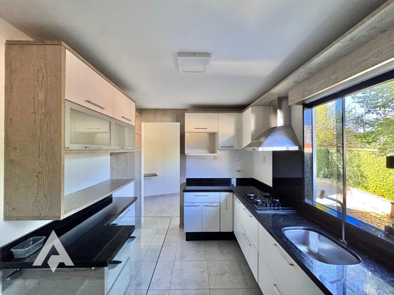 Casa com 4 dormitórios à venda no bairro Água Verde! — foto 7