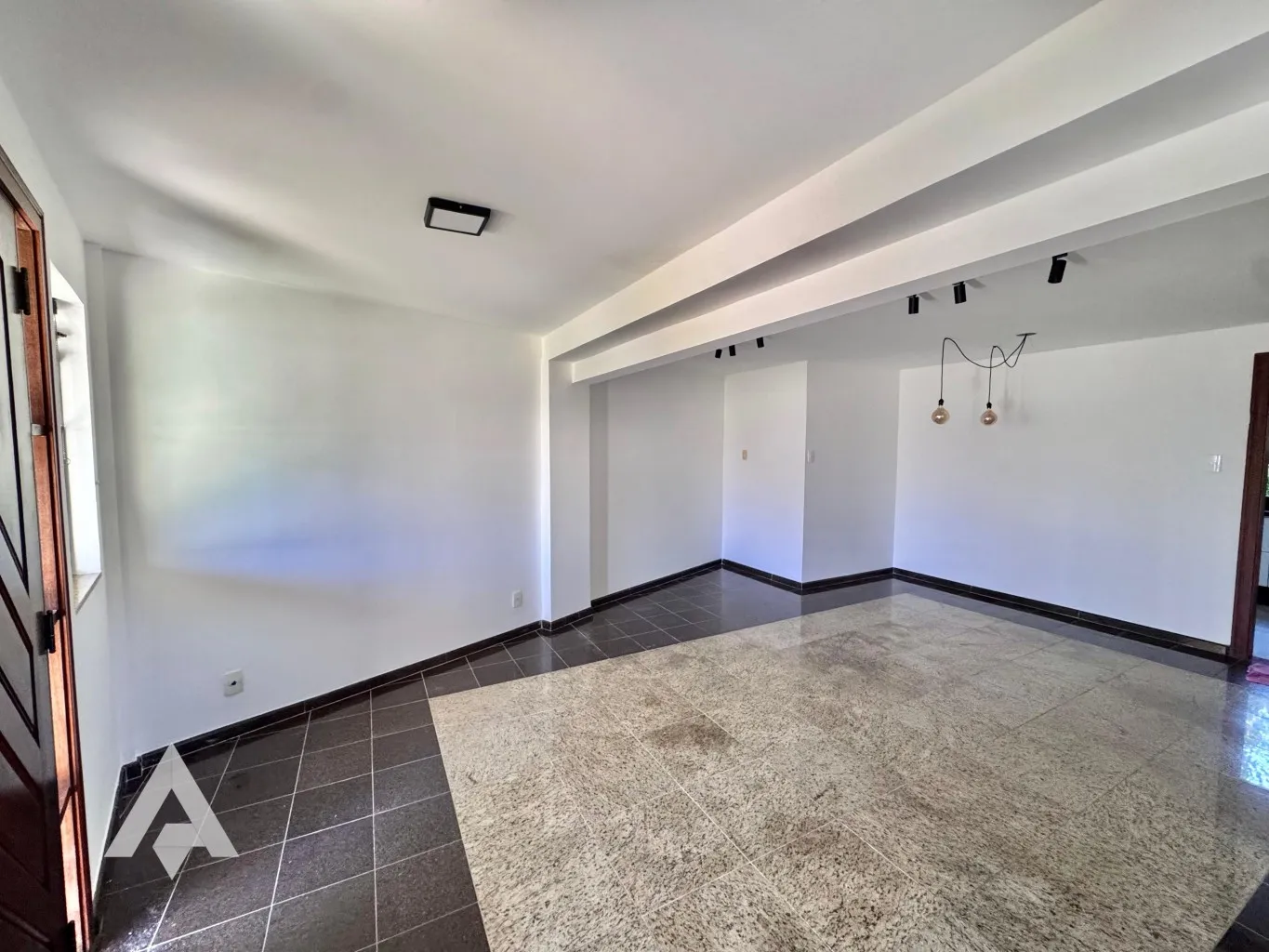 Casa com 4 dormitórios à venda no bairro Água Verde! — foto 6
